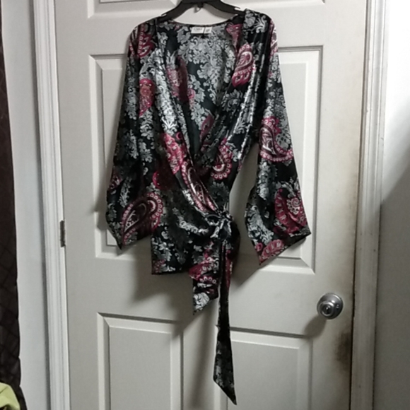 cato women Tops - Women's wrap dress blouse size 14/16 W